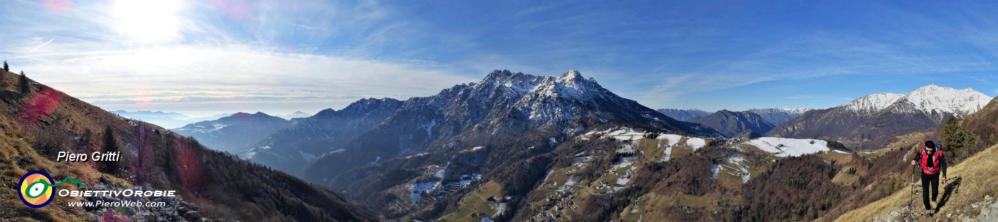 11 Terminata la salita nel bosco usciamo sui prati aperti con vista sulla Val del riso e verso Alben e Menna.jpg